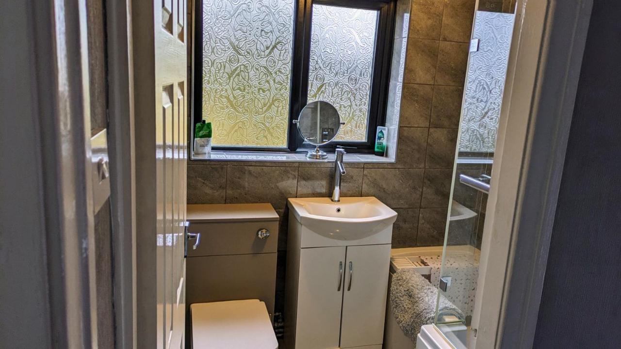 Summerhill, Wrexham - Key Worker Friendly Esterno foto