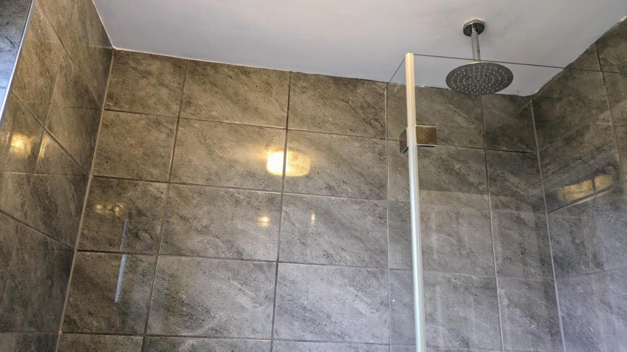 Summerhill, Wrexham - Key Worker Friendly Esterno foto